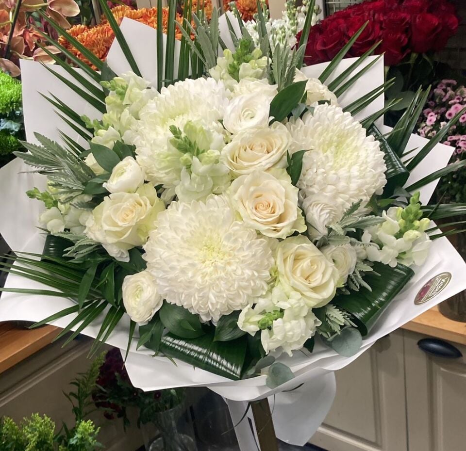 Beyaz Gül ve Anastasia Buketi