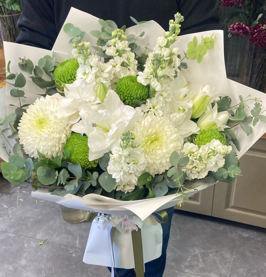 Beyaz Renkli Buketler