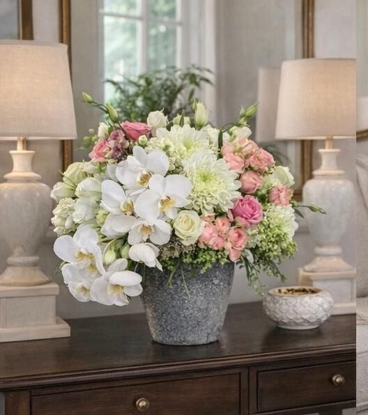 Beyaz Orkideli Aranjman