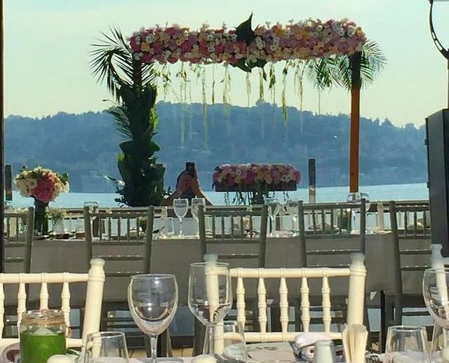 Tak & Nikah Kürsüsü