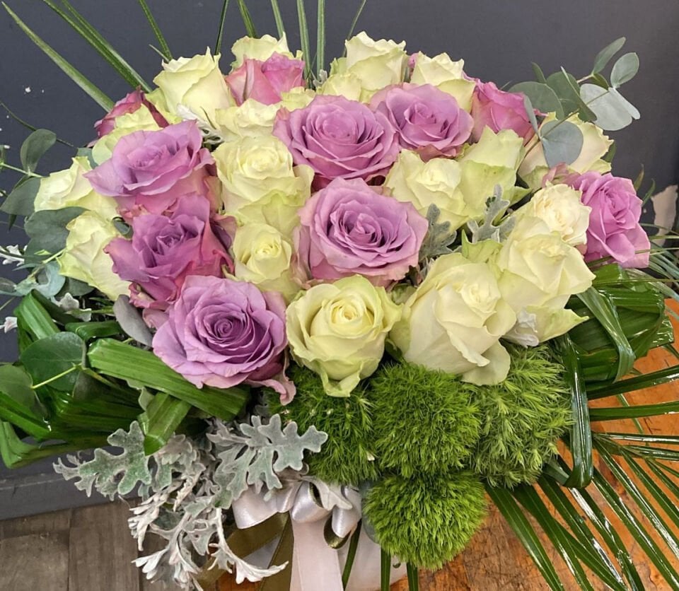 Beyaz & Lila Gül Arajmanı