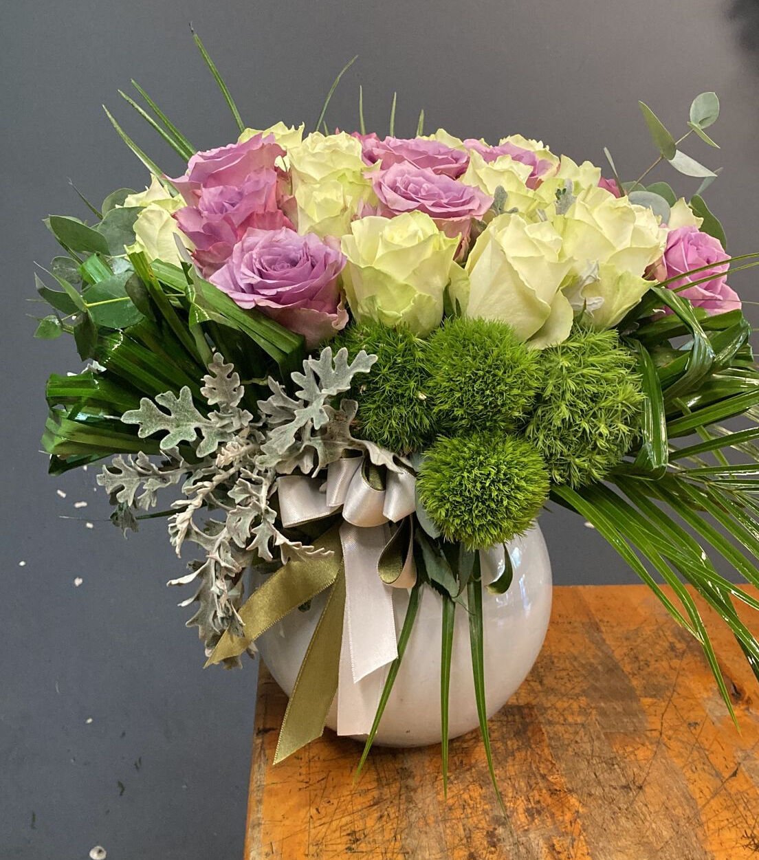 Beyaz & Lila Gül Arajmanı