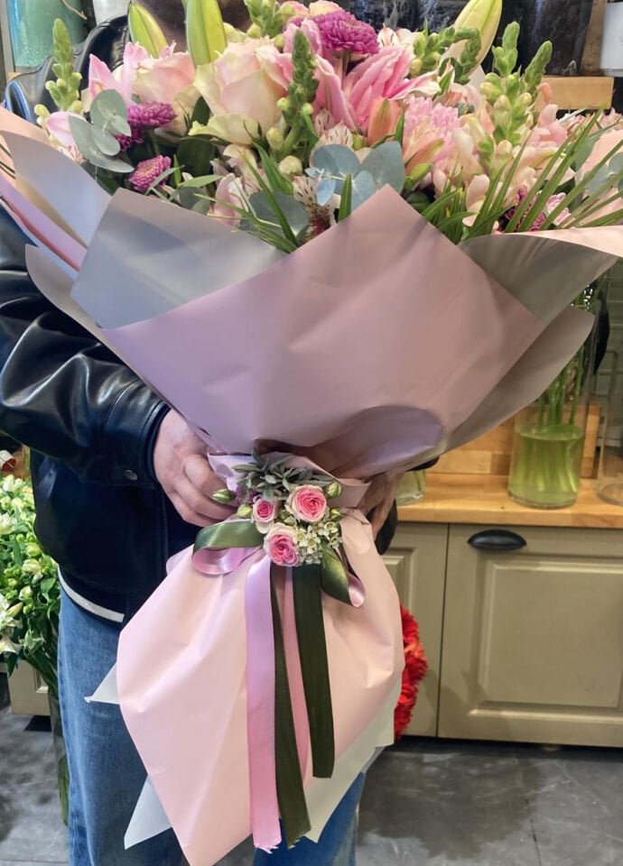 Pembe Lilyum ve Gül Buketi