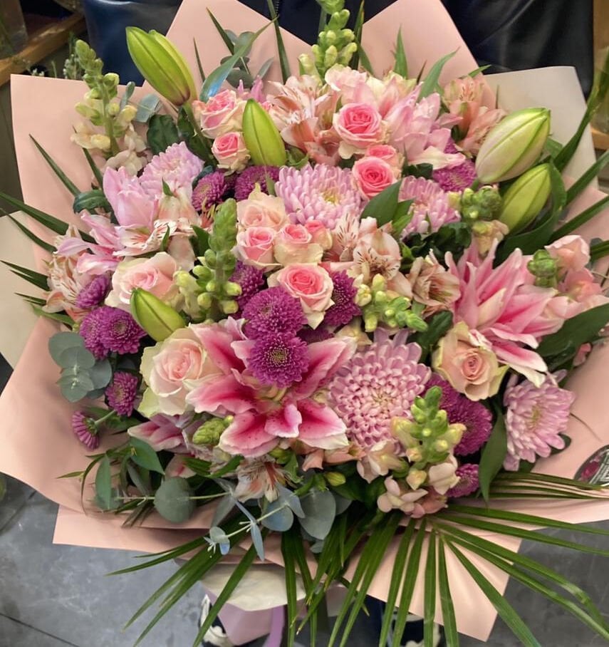 Pembe Lilyum ve Gül Buketi