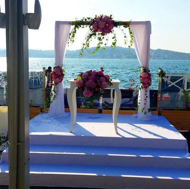 Nikah Kürsüsü Ve Tak — portföy görseli