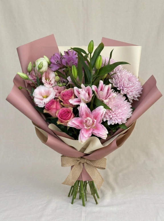 Pembe Lilyum Krizantem Ve Gül Karışık Buket